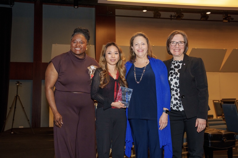 Soon Hee Newbold receives the ASTA award